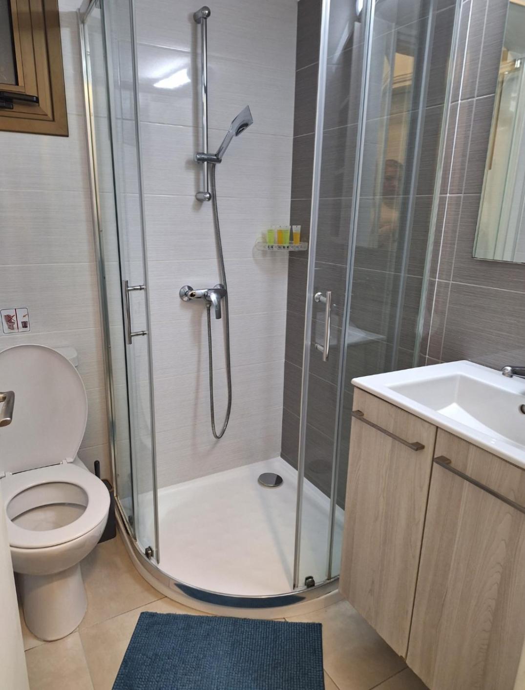 By The Way Apartment Larnaca Luaran gambar