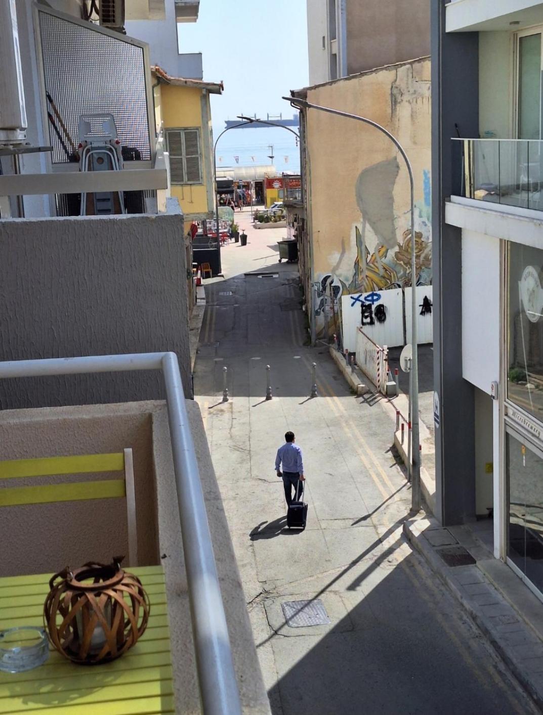 By The Way Apartment Larnaca Luaran gambar