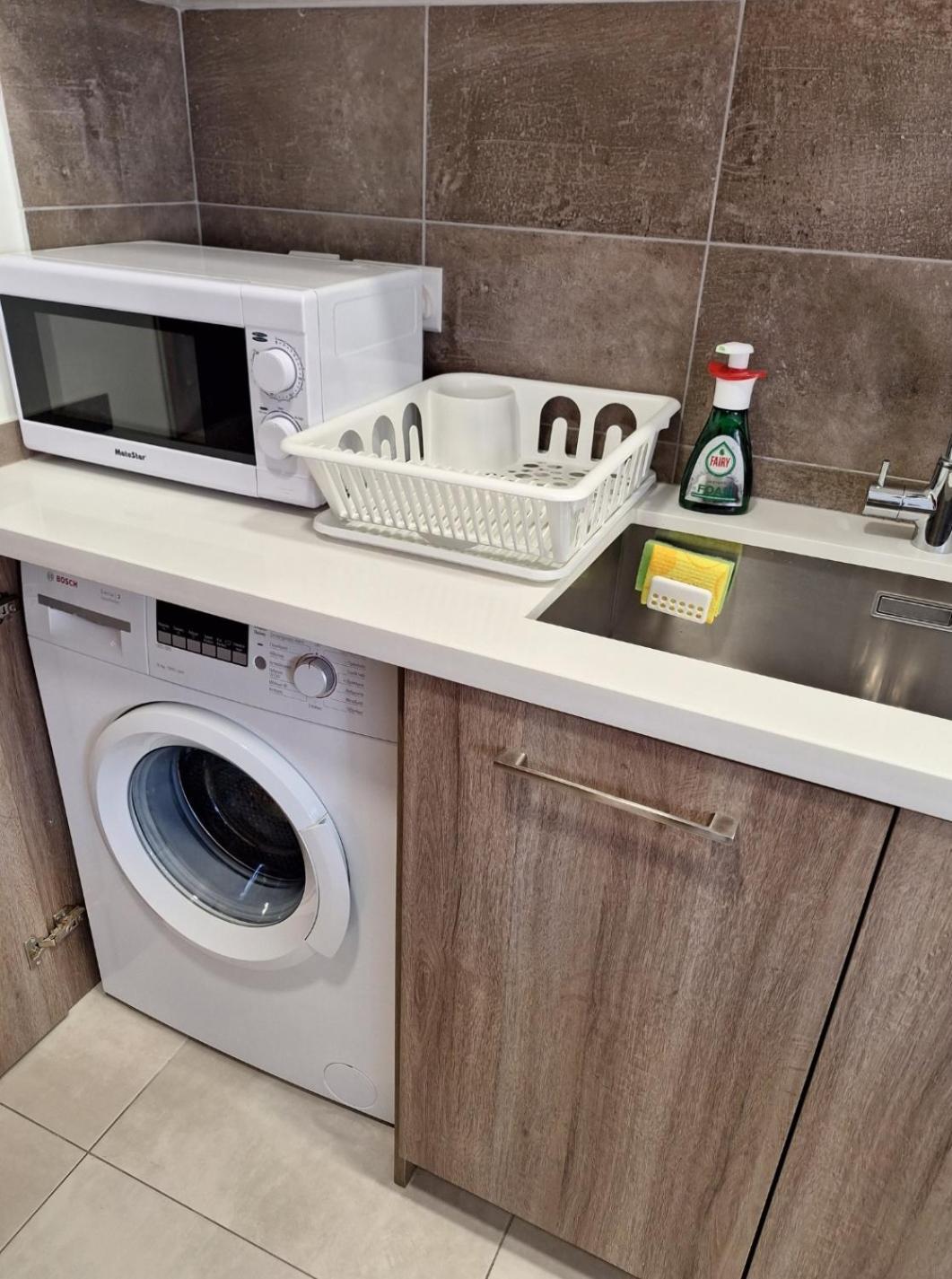 By The Way Apartment Larnaca Luaran gambar