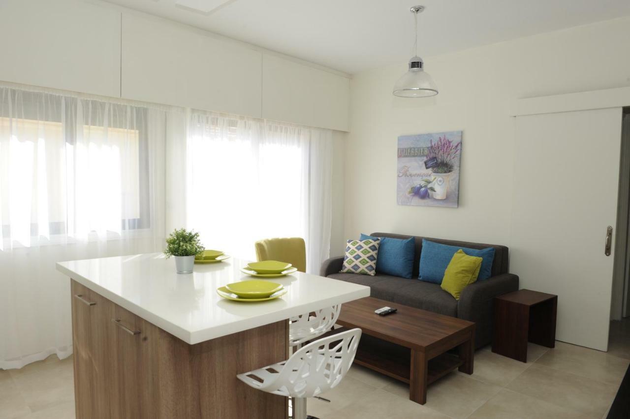 By The Way Apartment Larnaca Luaran gambar