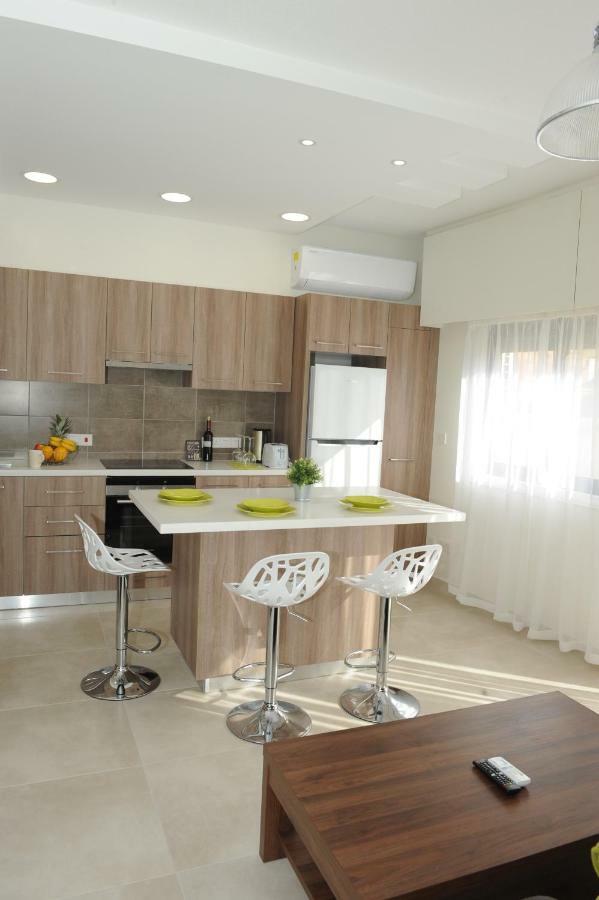 By The Way Apartment Larnaca Luaran gambar