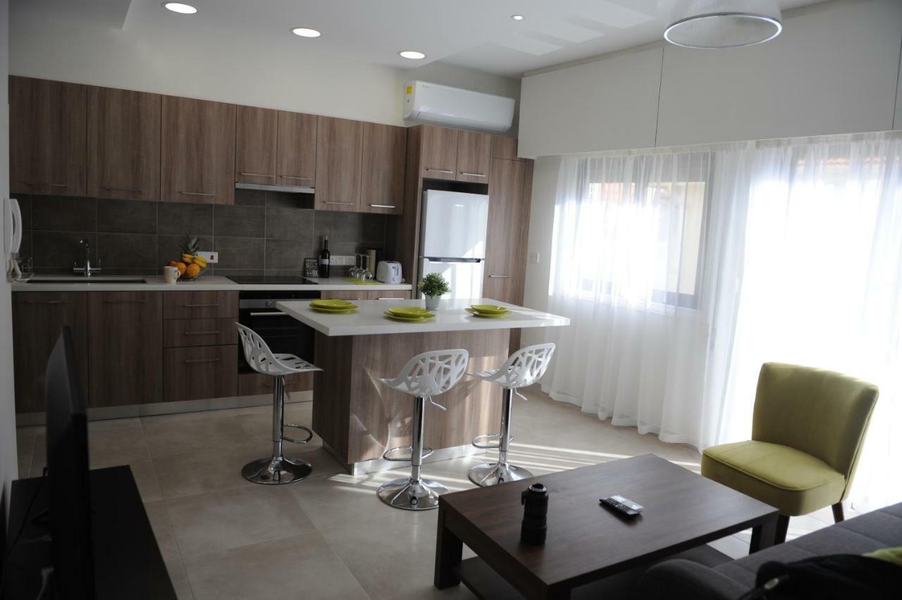 By The Way Apartment Larnaca Luaran gambar