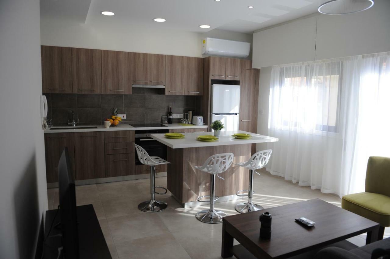 By The Way Apartment Larnaca Luaran gambar