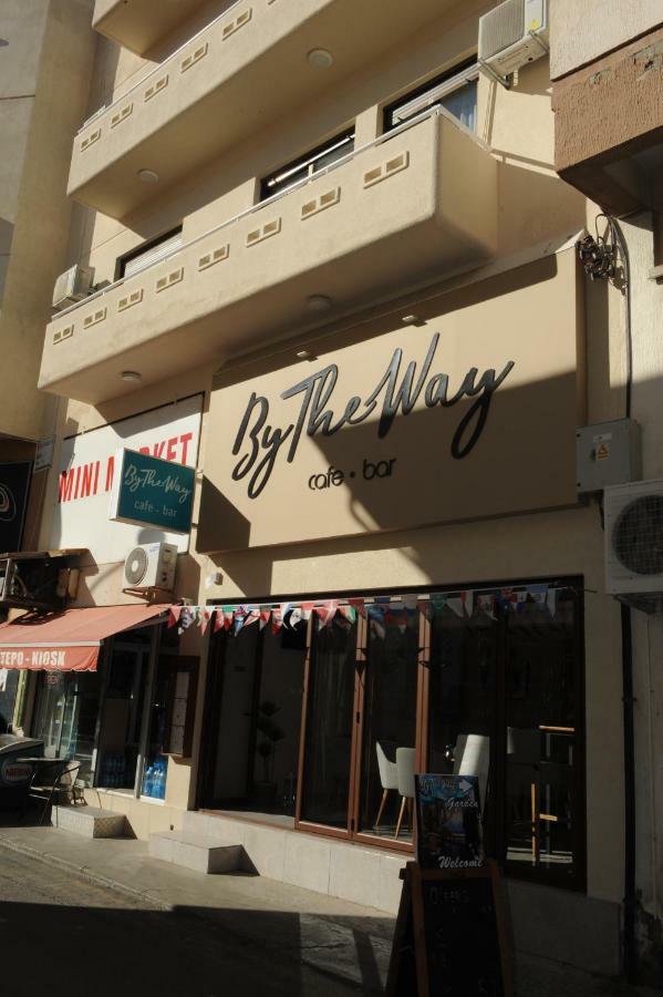 By The Way Apartment Larnaca Luaran gambar